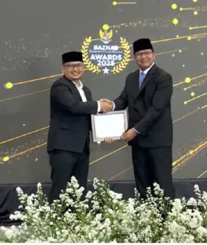 BAZNAZ RI Berikan Penghargaan Baitul Mal Aceh Pengumpulan Khusus