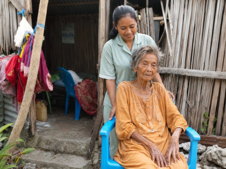 HLUN 2026, Kemensos Gelar Layanan Home Care Lansia Gratis