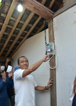 Listrik Menyala, Negara Hadir di Rumah Warga Purworejo