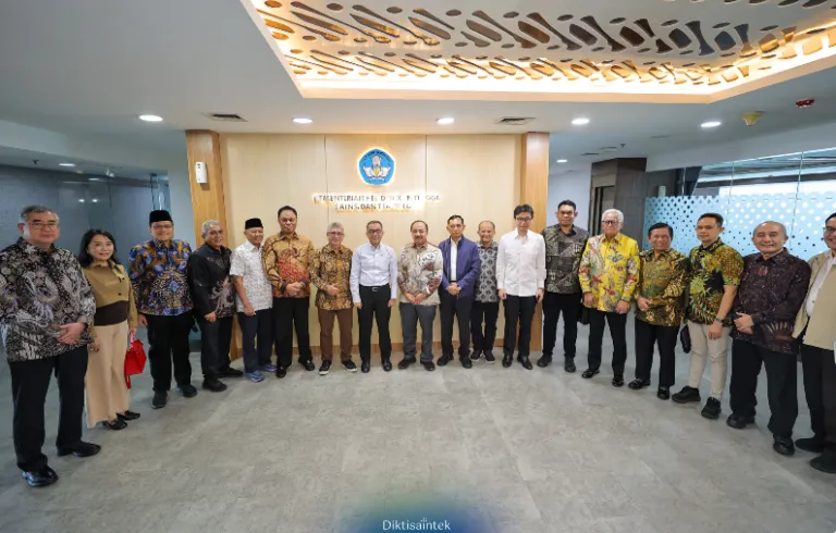 Dukung Pembangunan Nasional, Kemdiktisaintek Dorong Penguatan Kolaborasi PTS dan PTN