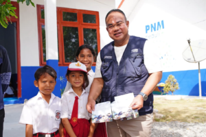 Kala Anak Nasabah PNM Mekaar Berkata “Orang Tua Saya Berjuang di Sawah, Saya Berjuang di Sekolah”