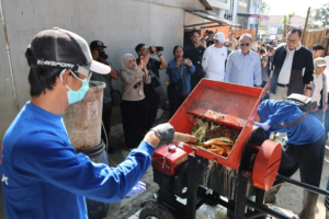 Darurat Sampah Jabar, Menko Pangan Dorong Gerakan Bersama dari Pilah Sampah hingga Teknologi BRIN