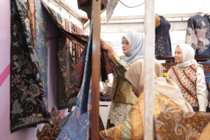 Produk Berbahan Limbah Raup Omzet Puluhan Juta, Nawal Yasin Bangga UMKM Jateng Kian Mendunia